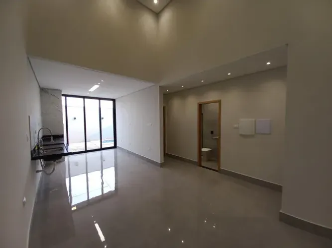 CASA COM PISCINA