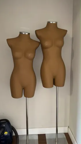 2 manequins femininos - tamanho 38/40
