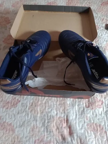 Vendo chuteira da Topper novinha n.41