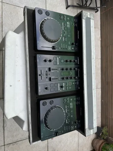 KIT DJ PIONEER COMPLETO - 2 CDJ-350 + DJM-350 + CASE