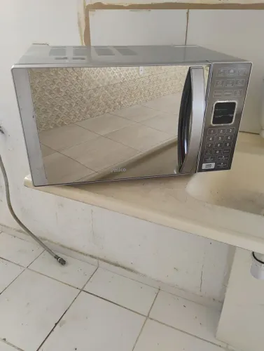 Microondas Philco espelhado seminovo