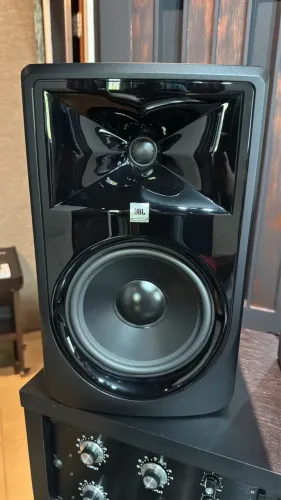 Monitor de referência JBL com Subwoofer