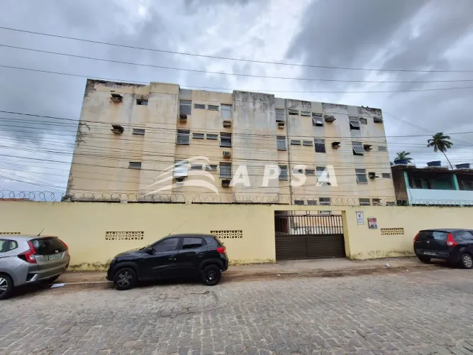 ED. ATHENAS. OPORTUNIDADE DE MORAR A 2 MINUTOS DO CENTRO DE MACEIÓ. APARTAMENTO SALA AMPLA