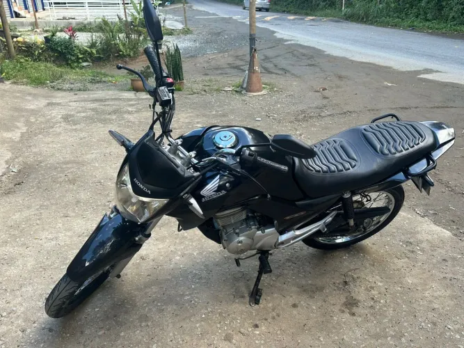 Titan 150 