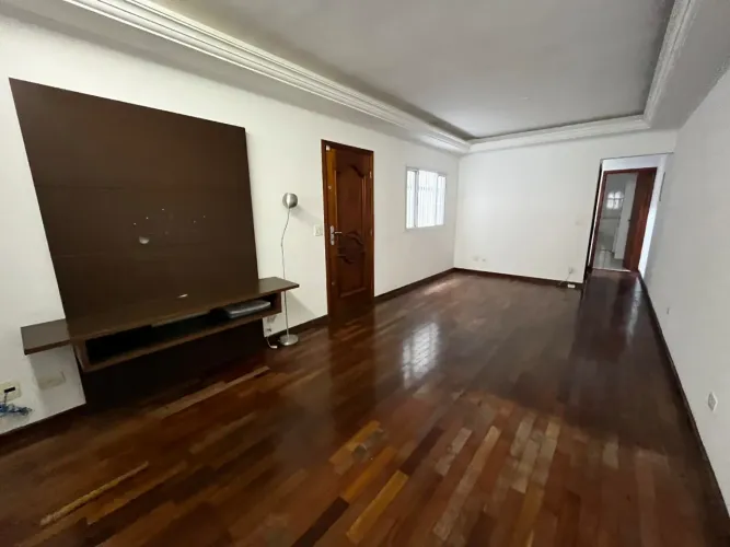 Casa para venda e locação em Vila Mariana com 3 quartos, sendo 3 suítes, 169m²