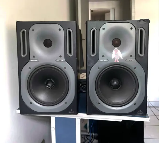 Par Monitor Behringer B2031