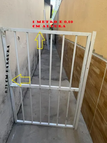 Vende-se portão de alumínio branco