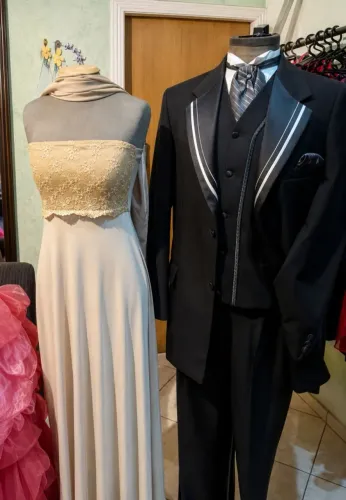 Vestido de festa bege tamanho 44