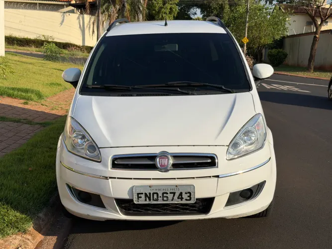 Fiat Idea Essence 1.6 Flex 16V 5P 2014