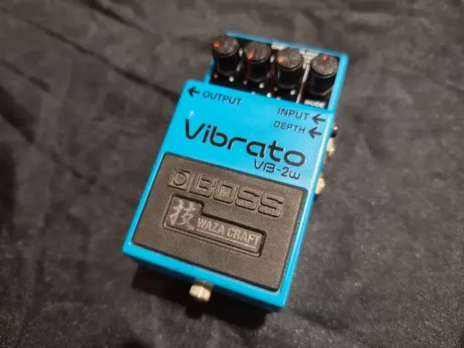 Pedal Boss VB-2w Waza Craft Vibrato