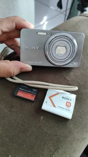Sony Cyber-shot W570 Dsc-w570 Compacta Cor Prateado (Usado)