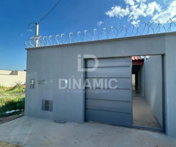 Casas à Venda no Residencial Santa Fé Goiânia com 2 Quartos, Suíte e Garagem