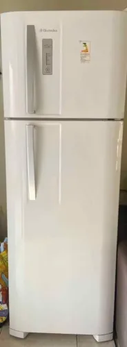 Vendo geladeira frost free - 310L
