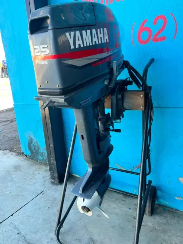 Motor Yamaha 25 HP partida elétrica