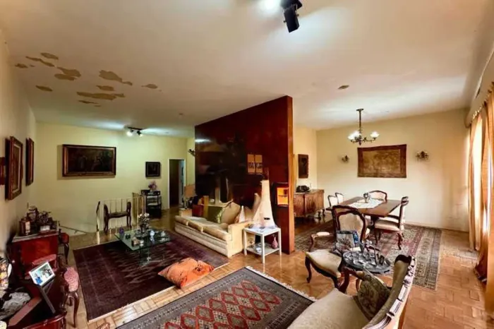 Casa de rua : / Residencial / Laranjeiras