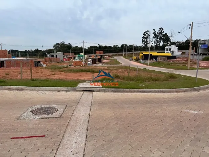 Terreno em Condomínio de Luxo em Cotia-SP, Bairro Chácara Real, 200m² de Área!