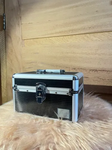 Vende se maleta de maquiagem nova