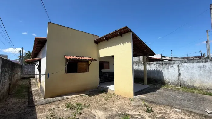 Casa próxima à av principal de Cajupiranga