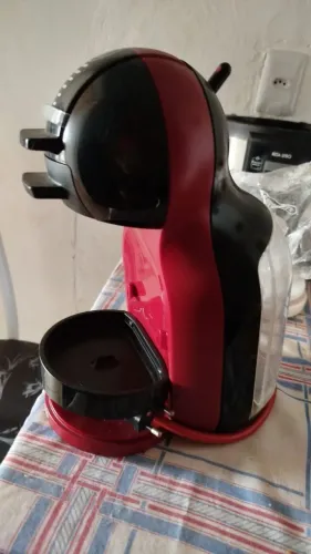 Cafeteira Nescafé Dolce Gusto 
