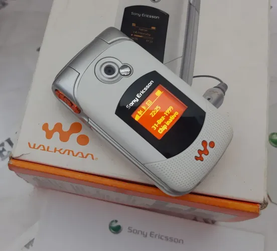 SONY Ericsson w300 walkman celular antigo RELIQUIA na caixa original 