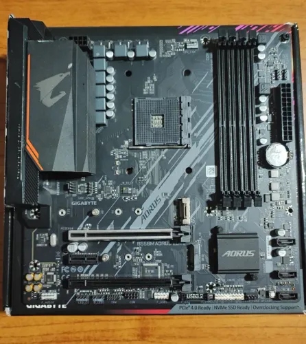 Placa mãe B550 Aorus Elite 