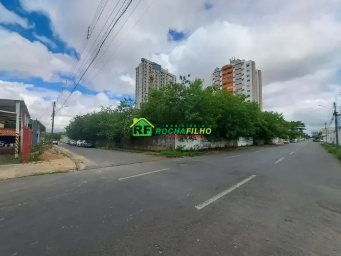 Terreno à venda. 3392 m²- São João - Teresina/PI