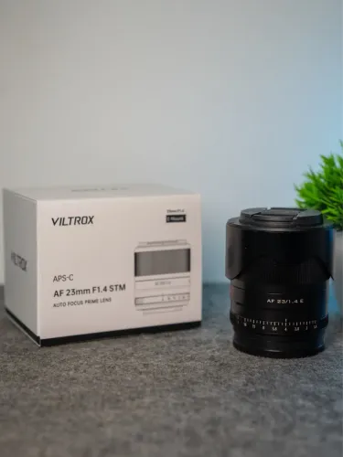 Lente Viltrox AF 23mm F1.4 APS-C