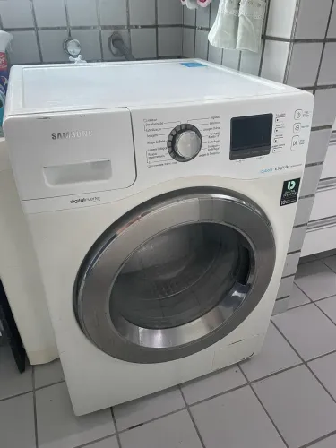 Máquina de lavar roupas