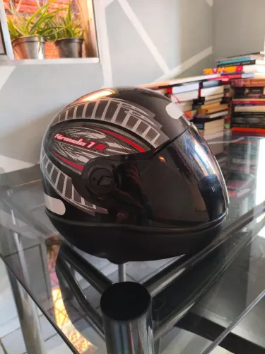 Capacete