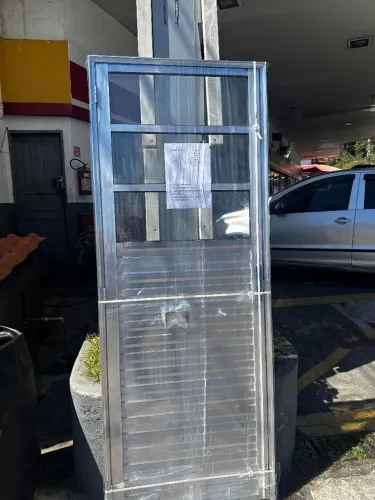 Porta de alumínio 80cm com vidro - Queima de estoque!