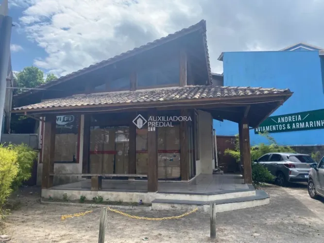 Loja Comercial à Venda no Centro de Garopaba