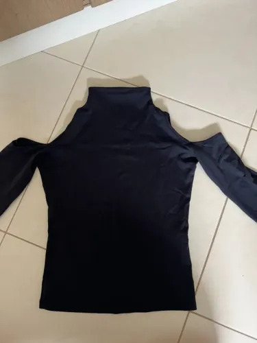 Blusa Preta Cavada