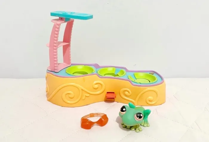 Littlest Pet Shop Lote Playset, Sapo e Óculos - Usado