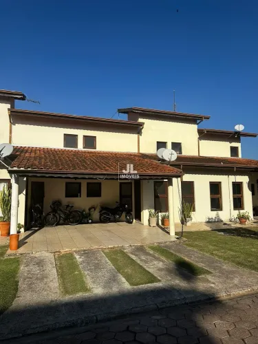 Casa em Condomínio à Venda em Campo Limpo Paulista-SP - 3 Quartos, 1 Sala, 2 Banheiros, 1