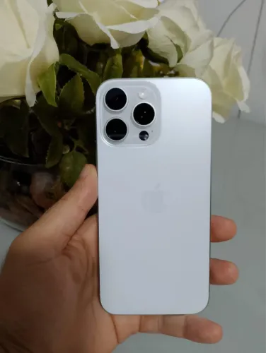 iPhone 16 pro max 512gb Silver com garantia Apple até abril de 2027