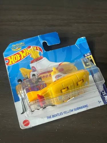 Submarino amarelo Hotwheels