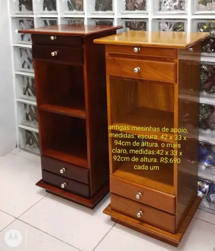 Mesinhas de madeira antigas, de apoio. Descrição de medidas e preço na foto