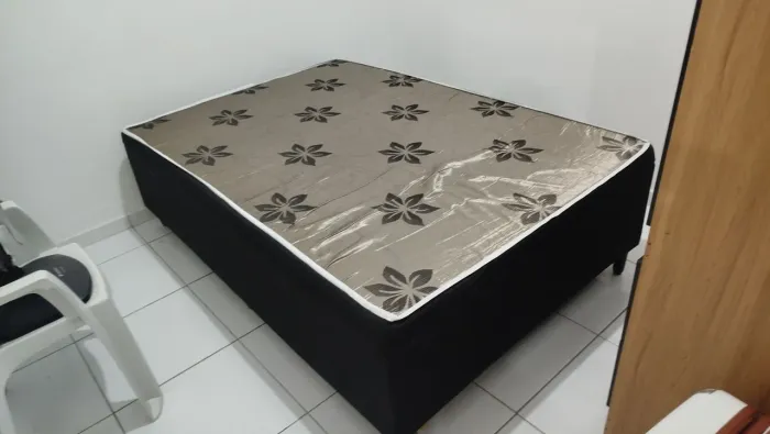 Cama box em excelente estado ZAP *46 3 mês de uso 