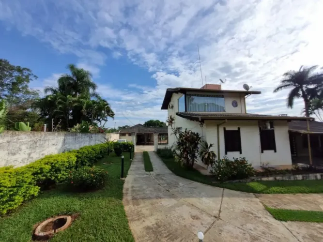 Casa em Condomínio Com 05 Quartos Sendo 03 Suítes No Condomínio Estância Eldorado Em Limei