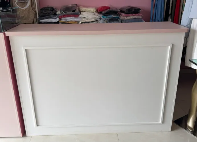 Balcão de loja em MDF 