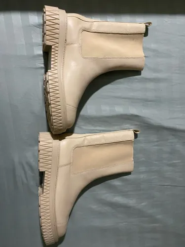 Bota de couro schutz