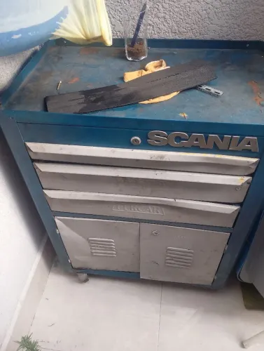Armário/Carrinho de Ferramentas com Ferramentas - SCANIA