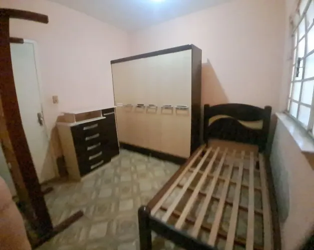 Quarto completo (Guarda Roupa, Cômoda e Cama)