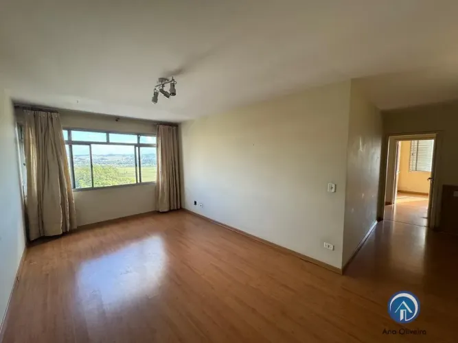 Apartamento de 130m² com 3 dormitórios sendo 1 suíte na Vila Adyana em São José dos Campos