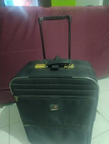 Mala de viagem grande, com rodinhas