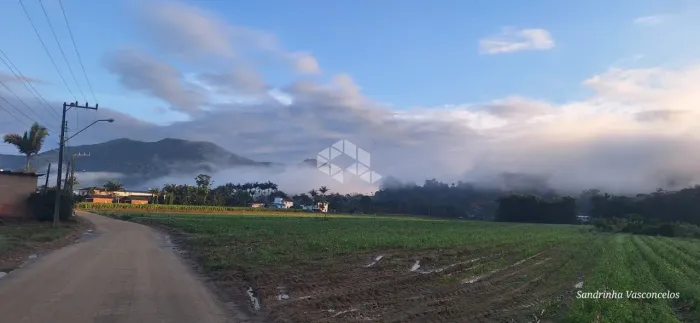 Terreno Rural com 24.644 m² à Venda em Palhoça - Próximo à BR-101 e BR-282, Vista para o C