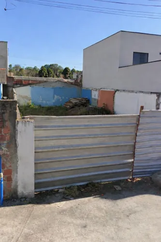 Terreno limpo com escritura 