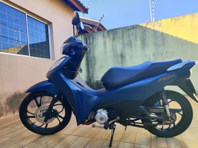 Vendo biz 125 EX 2025 R$ 17.500