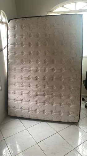 Vendo cama casal padrão