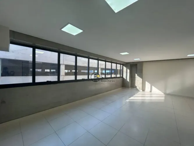 Sala no Center Office com 01 vaga e ponto para ar.